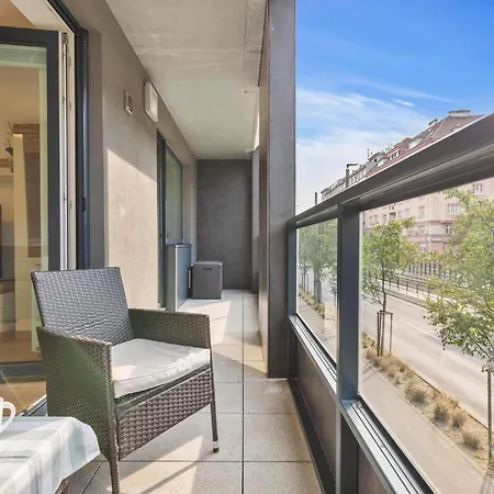 Twin 2 - With Parking Apartamento